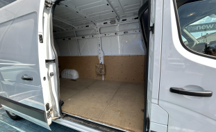 Nissan Interstar